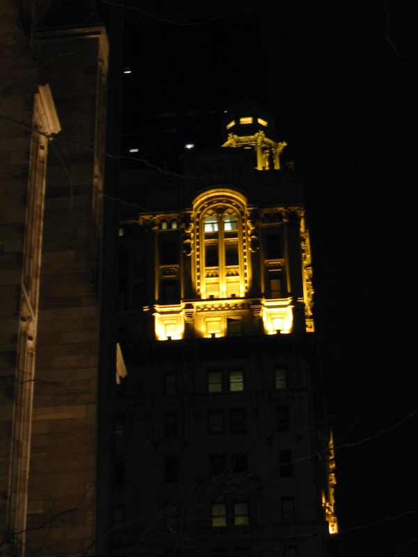 B&acirc;timent avoisinant Trinity Church