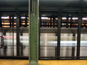 M&eacute;tro express passant sur la voie du centre