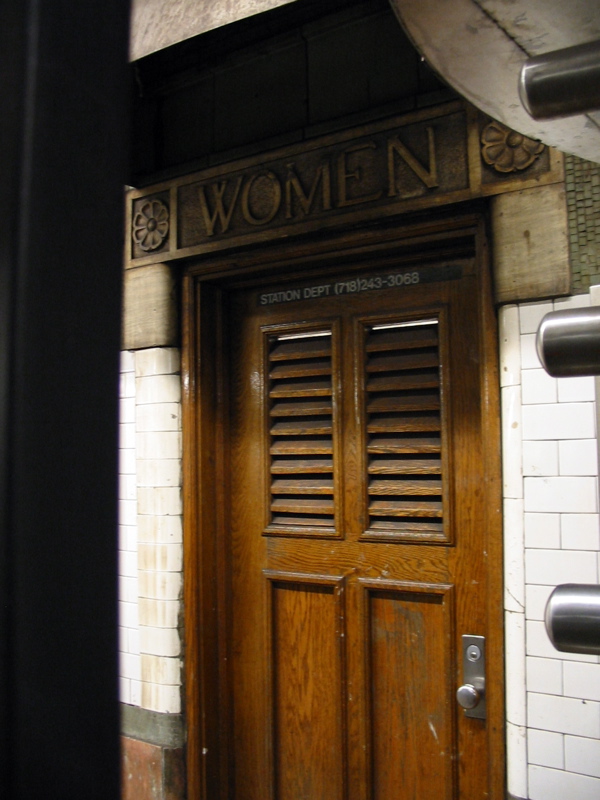 Toilettes de la station Wall Street