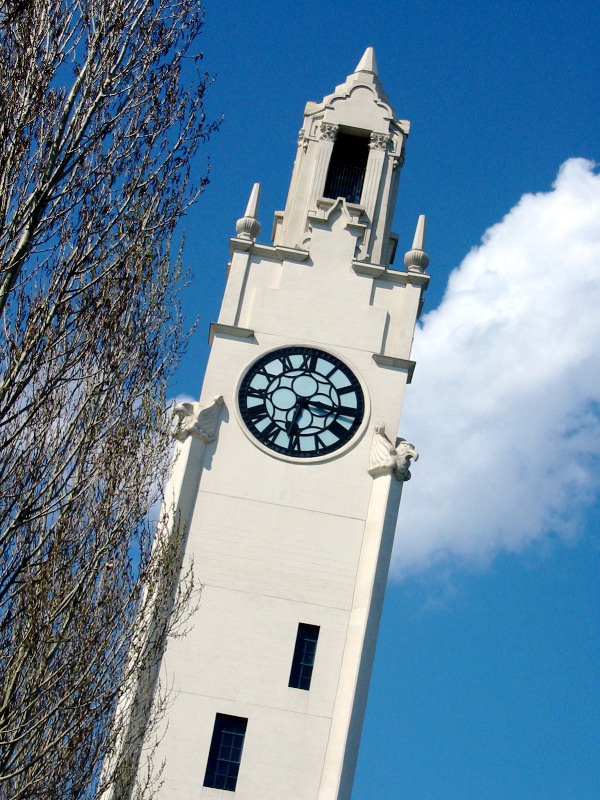 Its end contains the largest clock making mechanism in Montr&eacute;al.