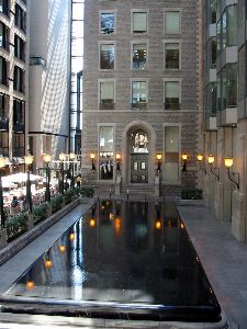 Visit of Montréal's World Trade Center. The great basin on the place.