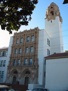 Fa&ccedil;ade de Mission High School