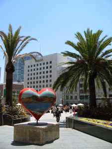 "I Left My Heart In San Francisco", c'&eacute;tait bien vrai ! Voici le coeur de Tony Bennett sur Union Square