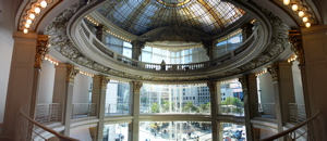 Panorama : verri&egrave;re du magasin Neiman Marcus