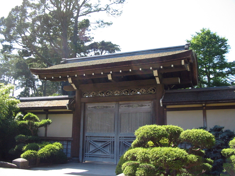 Porte du jardin de th&eacute; japonais