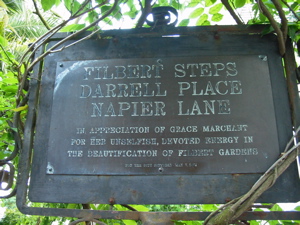Plaque de l'escalier Filbert, de la place Darrell et de Napier Lane, &agrave; l'honneur de Grace Marchant