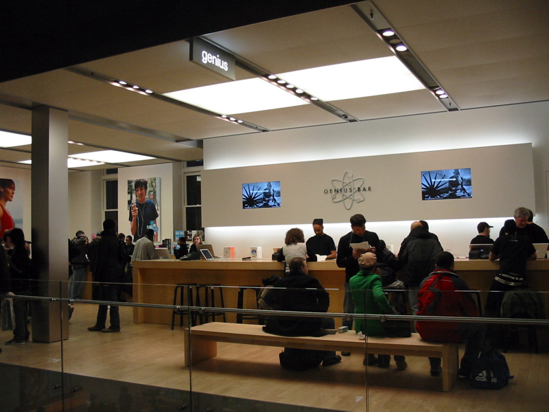 Le bar des g&eacute;nies au Apple Store