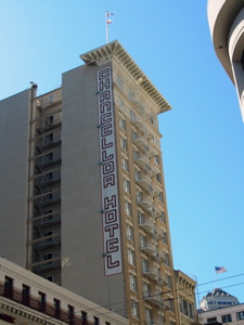Chancellor Hotel sur Powell, entre Post St. et Sutter St.