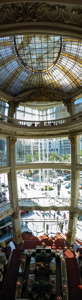 Panorama : Fa&ccedil;ade du magasin Neiman Marcus vue de l'int&eacute;rieur