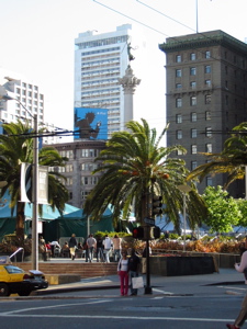 Union Square vu de l'intersection Stockton St. / Post St.