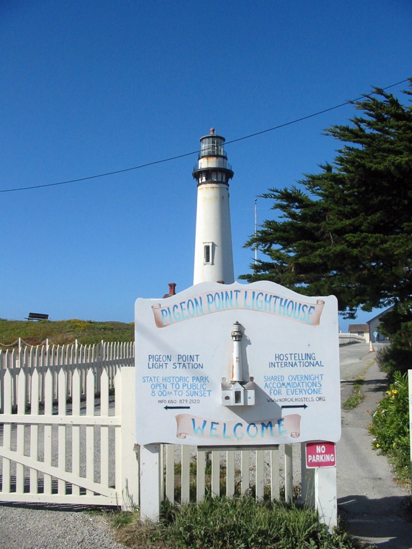 Entr&eacute;e du phare de Pigeon Point