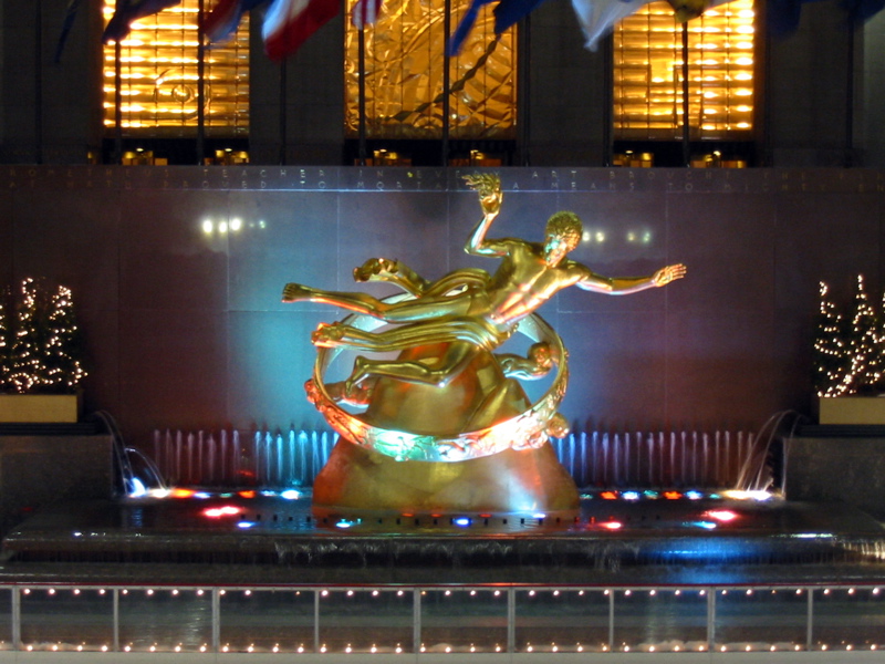 D&eacute;tail sur la statue au-dessus de la patinoire